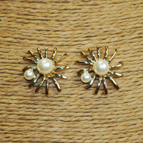 Pearl Earring